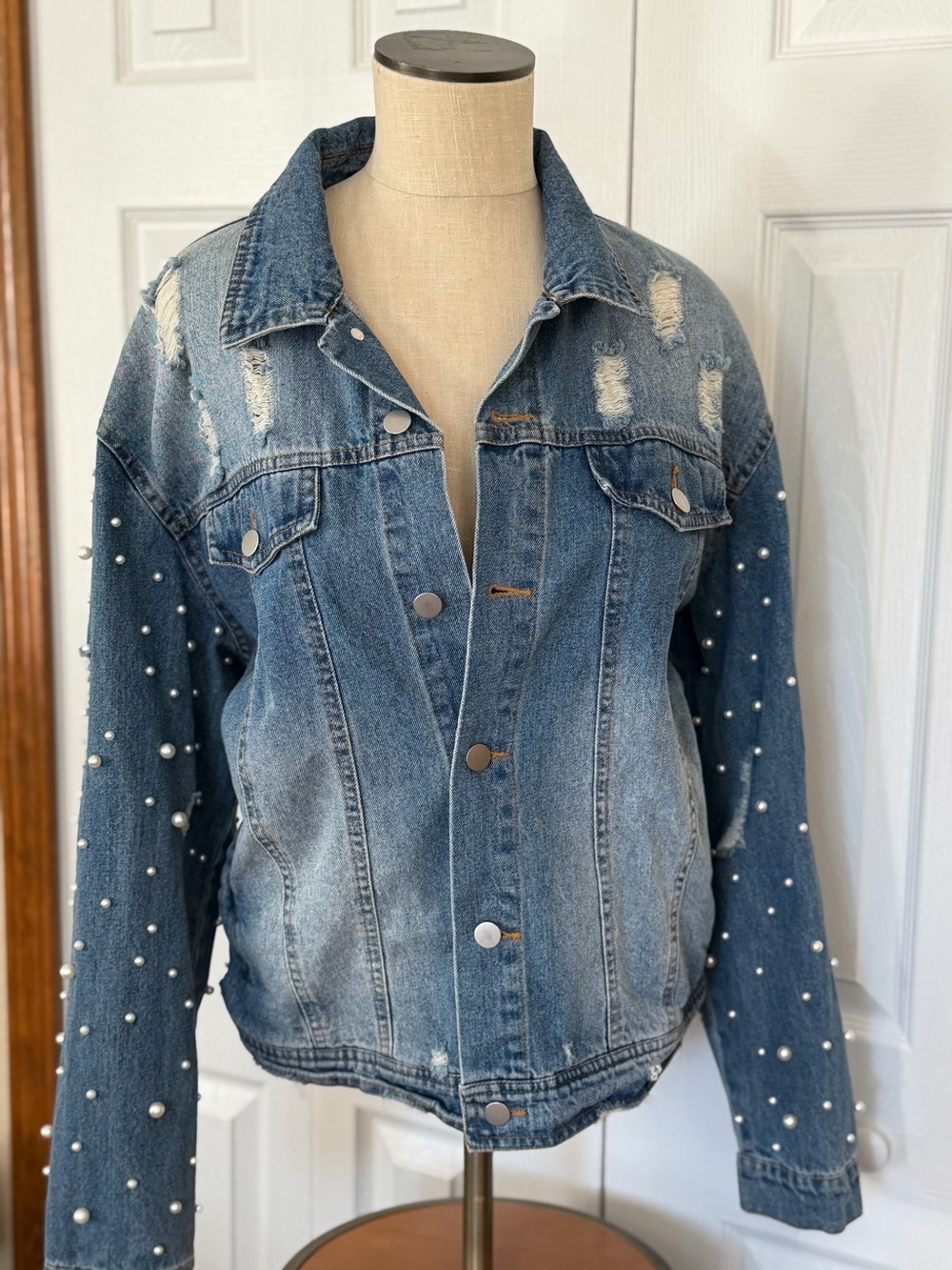 ♥️BiBi Pearl-Embellished Distressed Denim Jacket - Blue SZ-XL